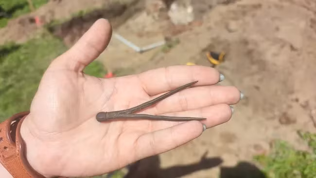 Các nhà khảo cổ học ở Ba Lan đã phát hiện một chiếc com-pa khoảng 500 tuổi có thể thuộc về nhà thiên văn Nicolaus Copernicus.