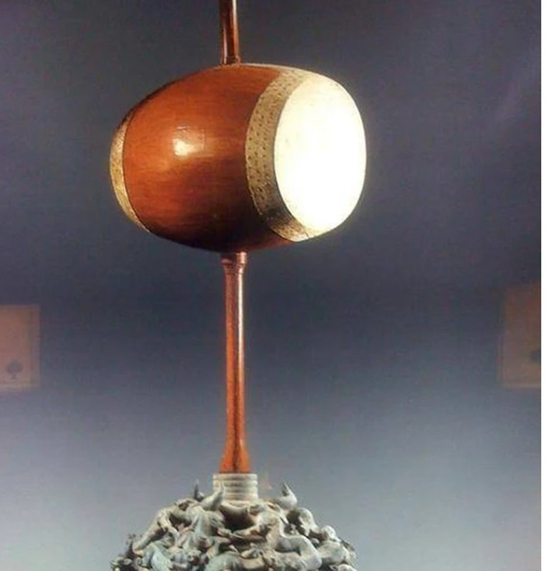 Thêm vào đó, giới nghiên cứu còn tìm thấy hơn 15.000 cổ vật, bao gồm nhiều hiện vật bằng đồng, đồ gỗ sơn mài, đồ bằng vàng và ngọc, vũ khí, xe ngựa, đồ gốm, bộ chuông đồng...