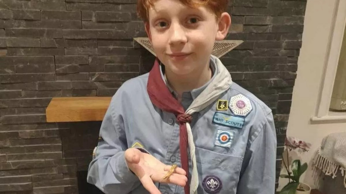 Khác với phần lớn đồ trang sức có từ thời La Mã, chiếc vòng tay trên có thể không phải trang sức của một phụ nữ. Thay vào đó, giới nghiên cứu suy đoán nhiều khả năng hiện vật quý giá này thuộc về binh lính La Mã.