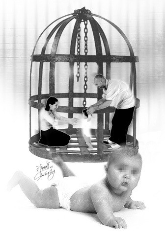 Trong thời gian sống cùng cha mẹ trong "phòng giam 5 sao", những đứa trẻ được bác sĩ chăm sóc, thăm khám 2 lần mỗi tuần.