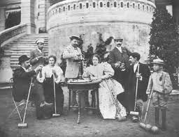 Một số người dân Nga đi nghỉ hè ở điền trang của gia đình hoặc cùng bạn bè thuê một ngôi nhà ở vùng nông thôn để nghỉ ngơi, thư giãn vào đầu thế kỷ 20.