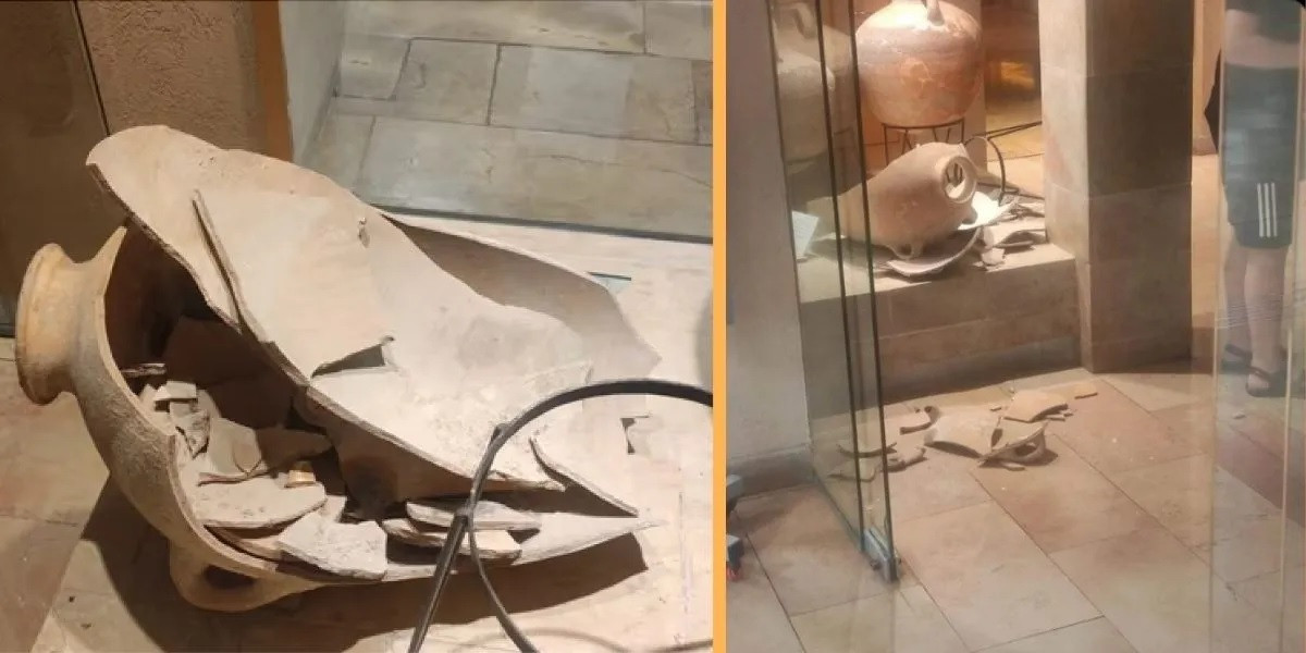 Ngay sau đó, cha con Alex nhanh chóng nói chuyện với nhân viên bảo tàng Hecht về sự việc vừa xảy ra.