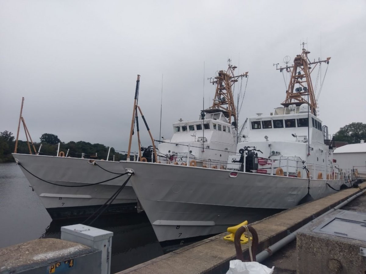 Ngay sau khi tin tức Hải quân Ukraine nhận các tàu tuần tra Mỹ, dư luận trong nước Ukraine có hai luồng ý kiến trái chiều về sự kiện này. Cũng cần phải nhắc lại rằng, Ukraine từ quốc gia sở hữu nền công nghiệp đóng tàu nhất nhì ở Đông Âu, thậm chí họ còn sở hữu cả các công nghệ động cơ tàu thủy mà cả các cường quốc như Nga hay Trung Quốc thèm khát. Nguồn ảnh: 5.ua.