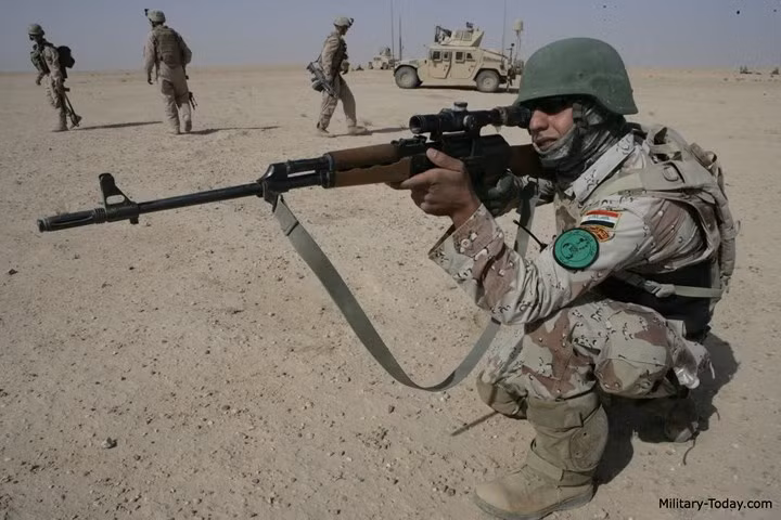 Tuy nhiên, M76 lại có thiết kế gần giống với AK-47 hơn Dragunov SVD. Ảnh: Military-Today.