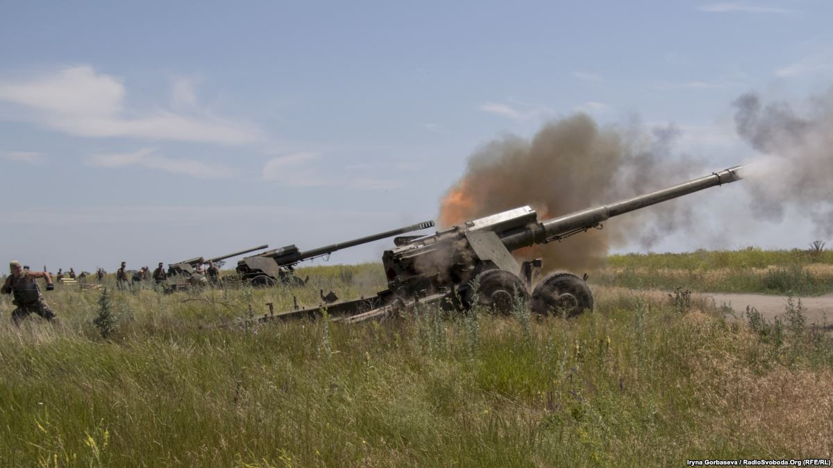 Đứng ở vị trí thứ 10 là một đại diện đến từ Đông Âu – Ukraine với 1.669 đơn vị pháo kéo các loại, trong đó hầu hết đều do Liên Xô trước đây chế tạo và Ukraine được thừa hưởng lại sau đầu những năm 1990.