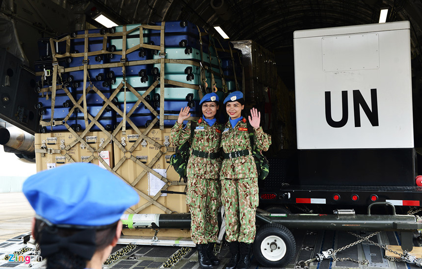 Các kiện hàng, hành lý đã được chất lên khoang máy bay sẵn sàng xuất phát.