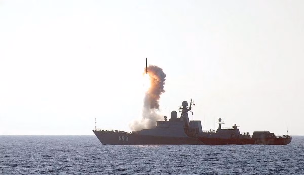 Việc Việt Nam có thể lựa chọn sử dụng các ống phóng thẳng đứng đa năng dùng cho tên lửa Kalibr-NK sẽ giúp tăng cường sức mạnh cho các tàu Gepard. Thay vì bố trí cố định 8 ống phóng tên lửa Uran-E chỉ dùng cho nhiệm vụ chống hạm.