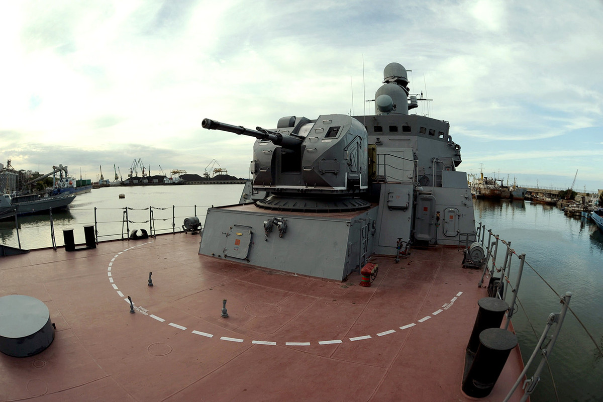 Theo đó với cấu hình này các tàu Gepard mới sẽ được trang bị ít nhất 8 tên lửa Kalibr-NK với cụm phóng UKSK, được đặt ở vị trí tổ hợp vũ khí đánh chặn tầm gần Palma. Trong khi đó tổ hợp Palma se được di chuyển ra phía sau đuôi tàu và sẽ thay thế cho các tổ hợp pháo cao tốc AK-630M, bên cạnh đó biến thể này còn được trang bị cả nhà chứa trực thăng điều mà các tàu Gepard trước đây chưa từng có.