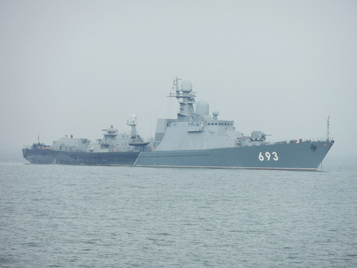 Được biết cách đây không lâu tại các triểm lãm quốc phòng do Nga tổ chức cũng từng xuất hiện các biến thể tàu hộ vệ Gepard biến thể dành cho xuất khẩu, trang bị tên lửa Kalibr tương tự như Đề án 11661K nhưng lại có thiết kế tương đồng với các tàu Gepard 3.9 mà Nga bán cho Việt Nam, thậm chí cấu hình vũ khí của nó còn mạnh hơn cả Đề án 11661K.