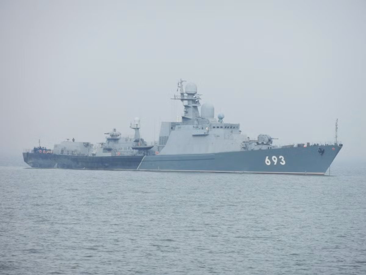 Được biết cách đây không lâu tại các triểm lãm quốc phòng do Nga tổ chức cũng từng xuất hiện các biến thể tàu hộ vệ Gepard biến thể dành cho xuất khẩu, trang bị tên lửa Kalibr tương tự như Đề án 11661K nhưng lại có thiết kế tương đồng với các tàu Gepard 3.9 mà Nga bán cho Việt Nam, thậm chí cấu hình vũ khí của nó còn mạnh hơn cả Đề án 11661K.