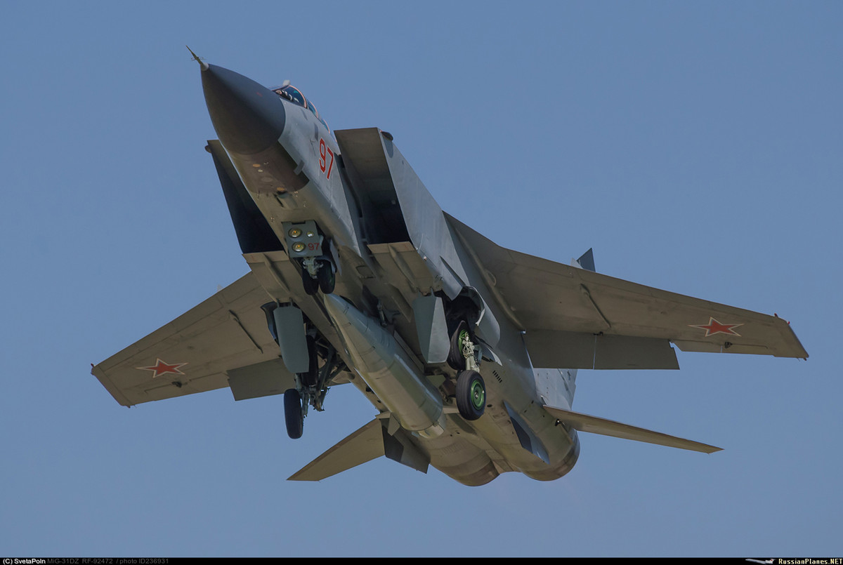 Ngoài tên lửa siêu thanh Kh-47M2 Kinzhal, tên lửa chống vệ tinh dựa trên nguyên mẫu 79M6 sẽ khiến cho MiG-31K trở thành chiến đấu cơ mang tầm chiến lược của Không quân Nga. Nguồn ảnh: RussianPlanes.