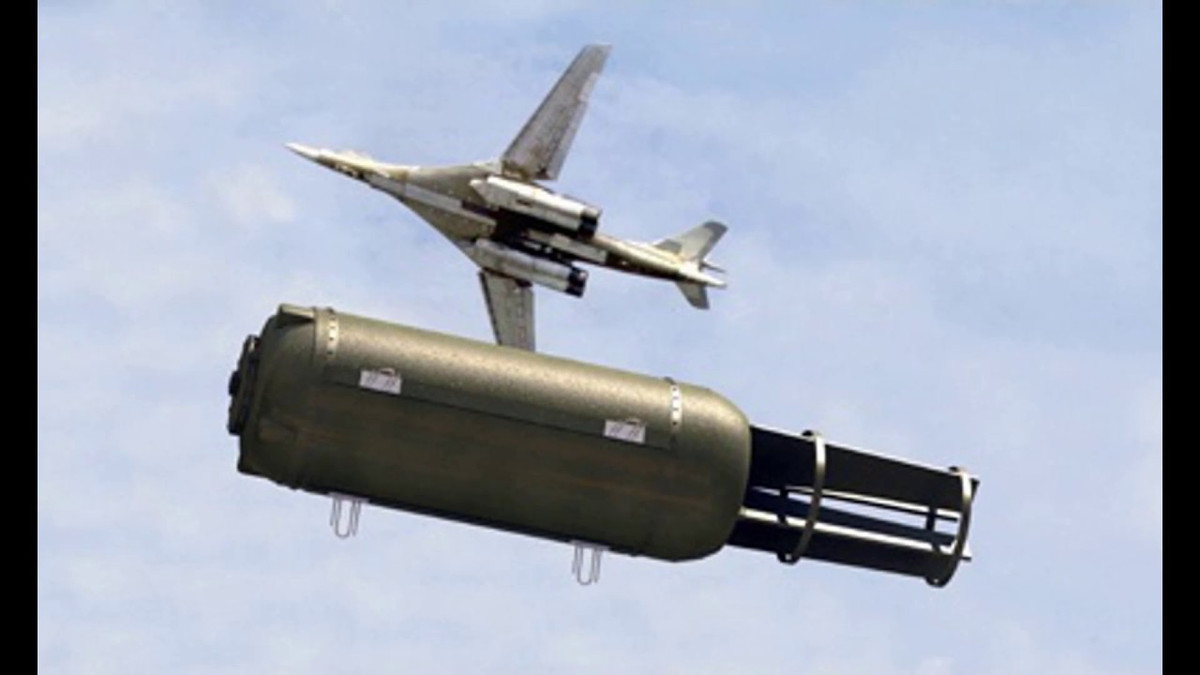 Tên gọi của quả bom FOAB là viết tắt của cụm từ "Father of All Bombs" (Cha của các loại bom). Đây là một quả bom nhiệt áp của Nga được cho là có khả năng biến mọi thứ trong bán kính phát nổ của nó "bốc hơi".