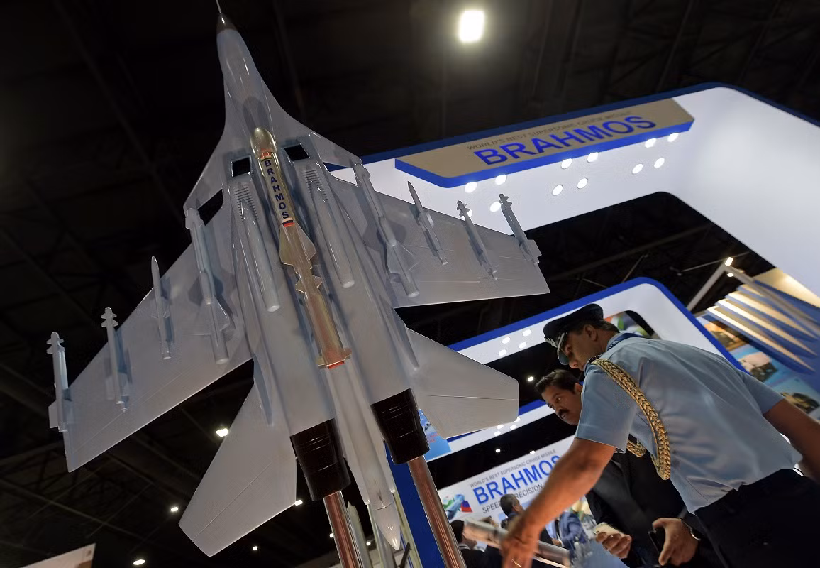 Cong nghe ten lua BrahMos da bi tuon ra ngoai, dich den la TQ?