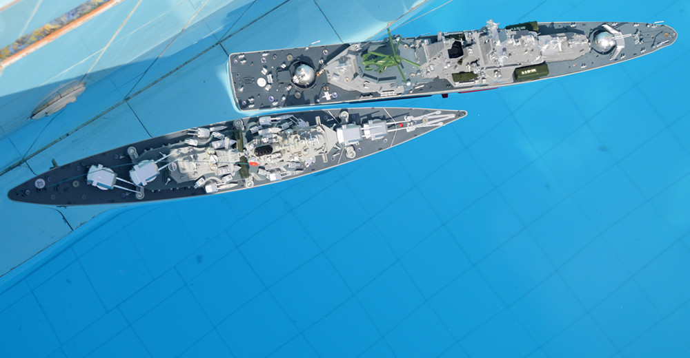 Các đội đã tận dụng tối đa thế mạnh của mình để đưa công nghệ hiện đại vào thiết kế. Hệ thống vũ khí được điều khiển qua wifi 24Ghz, hình ảnh thực được truyền qua màn hình mô phỏng máy tính trên nền tảng kỹ thuật wifi mobil robot nên độ chính xác khá cao.