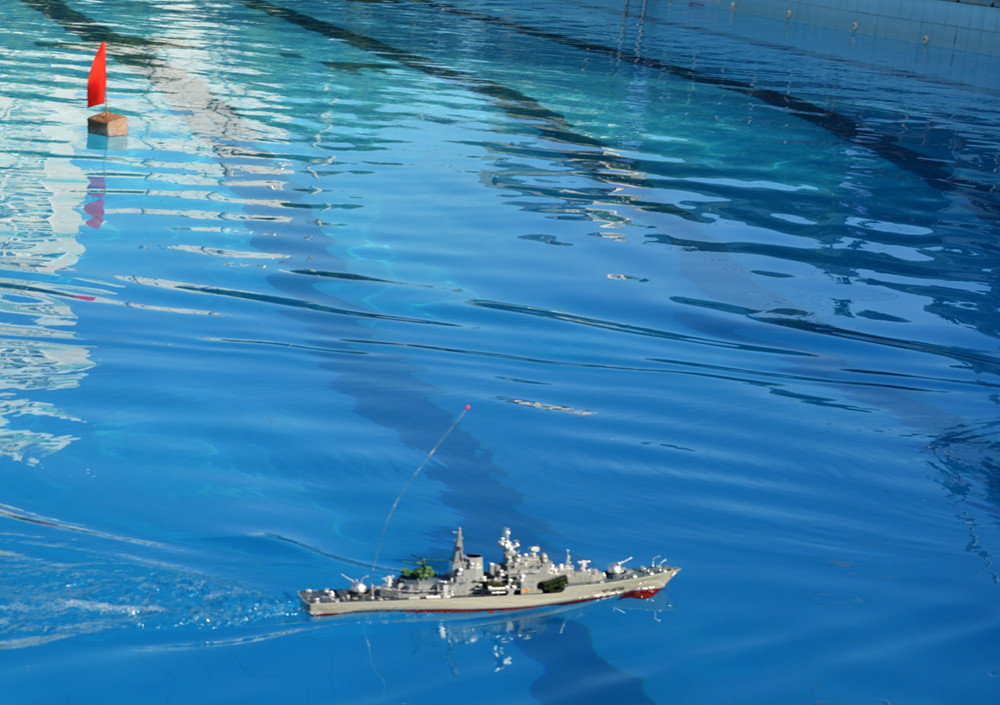 Phô diễn vận động dưới nước, các tàu muốn đạt điểm cao phải chứng minh được khả năng vận động, khả năng mô phỏng vũ khí và đua mô hình.