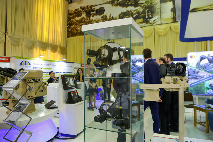 Nhiều thiết bị tác chiến điện tử