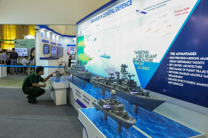 Tàu chiến, xuồng cao tốc