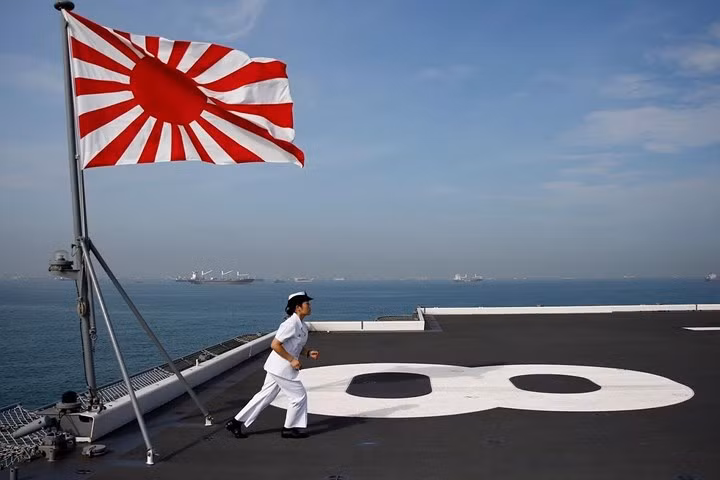 Nu thuy thu tau chien Nhat Ban va cuoc chien binh dang gioi