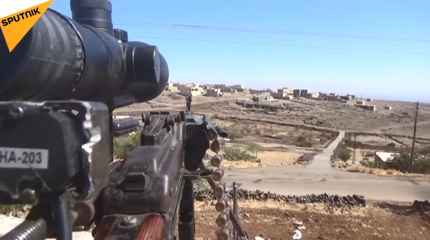 Nhờ được trang bị kính ngắm nhìn đêm cùng hệ thống giá xoay 360 độ, hệ thống vũ khí của kỹ sư Salam có thể hoạt động cả ngày lẫn đêm và chỉ cần tới vài hệ thống này để bảo vệ toàn bộ ngôi làng. Nguồn ảnh: Sputnik. Nguồn ảnh: Sputnik.