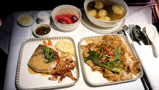 Phong vien CNN ke ve 19 gio tren chuyen bay dai nhat the gioi-Hinh-2