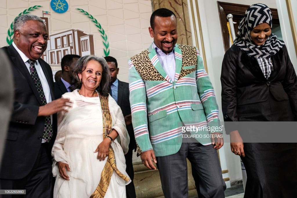 Danh sách nội các mới do Thủ tướng Abiy Ahmed đề cử, trong đó có 50% số thành viên là nữ. Theo giới quan sát, đây có thể được coi là bước đi mang tính lịch sử của Ethiopia, đồng thời là sự tiến bộ đáng ghi nhận về bình đẳng giới, khi nữ giới ở nước này ngày càng có nhiều cơ hội đảm nhiệm các vị trí cao trong xã hội, tham gia quá trình hoạch định chính sách. Ảnh: Getty Images.