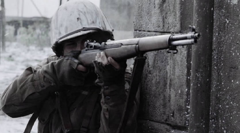 Súng trường M1 Garand là loại súng bán tự động được quân Mỹ sử dụng trong Thế chiến thứ 2 và Chiến tranh Triều Tiên. Đây cũng là một trong những loại súng trường bán tự động đầu tiên trên thế giới đem lại lợi thế không nhỏ cho quân Mỹ trên chiến trường.