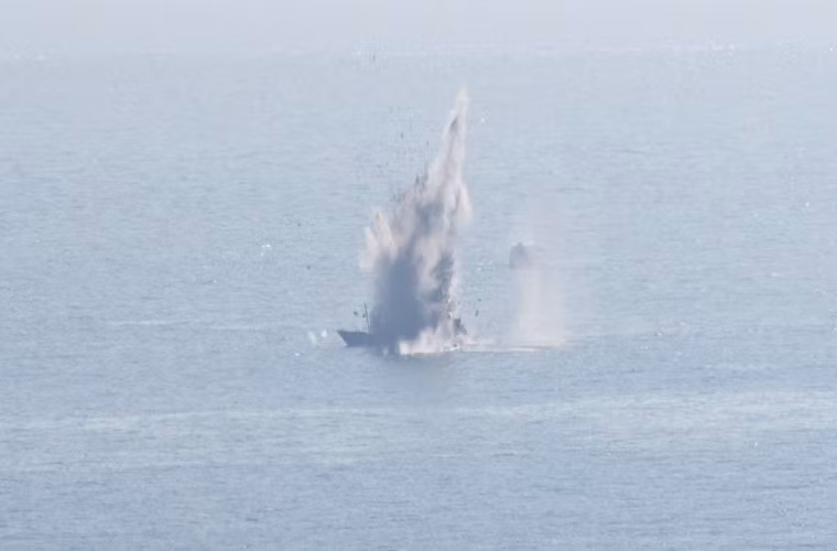 Hình ảnh mục tiêu giả định bị tiêu diệt sau khi pháo binh Hải quân Việt Nam tung đòn sấm sét. Nguồn ảnh: Báo Hải quân Việt Nam.