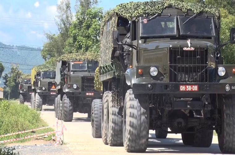 Cũng trong đợt diễn tập bắn đạn thật tại Vùng 4 Hải quân, khẩu pháo được đánh giá uy lực nhất của Hải quân cũng như Pháo binh Việt Nam là M46 130mm đã được thử lửa với các mục tiêu giả định trên biển. Làm nhiệm vụ ngăn chặn và tiêu diệt các phương tiện đổ bộ của địch xâm nhập bờ biển. Nguồn ảnh: Báo Hải quân Việt Nam.