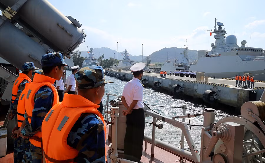 Tau ho ve Tran Hung Dao ket thuc hai trinh doi ngoai quoc phong 2018
