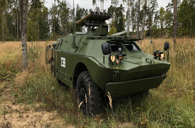 Trong khi đó việc sử dụng khung gầm xe bọc thép bánh lốp BRDM-2 lại giúp cho 9P148 "Konkurs" cơ động hơn hẳn các dòng xe bánh xích, trong nhiều địa hình khác nhau, nhất là trong môi trường tác chiến ở đô thị. Chính những ưu điểm trên đã giúp 9P148 "Konkurs" tiếp tục được sử dụng tại nhiều quốc gia sau nhiều năm hoat động kể cả một số nước NATO. Nguồn ảnh: drive2.com.