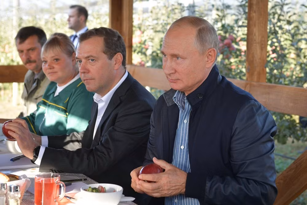 Tong thong Putin chia se bi quyet lam viec hieu qua-Hinh-2