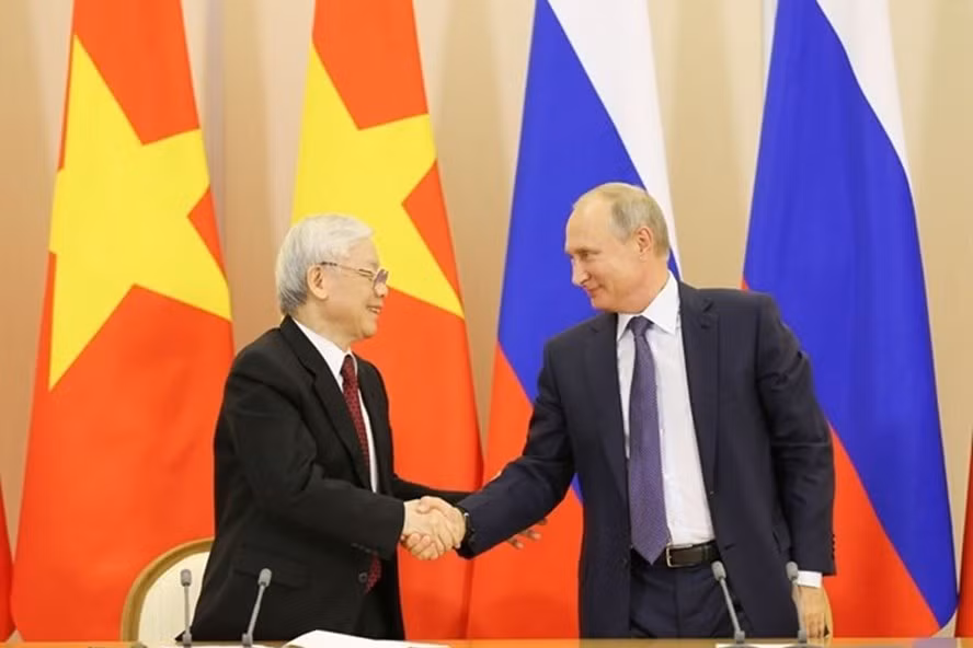 Tong thong Putin ky nghi dinh to chuc Nam nuoc Nga va Viet Nam
