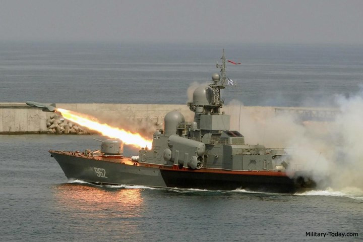 Ngoài ra nó còn một khoang nhiên liệu rắn để sử dụng trong quá trình tăng tốc. Ảnh: Military-Today.