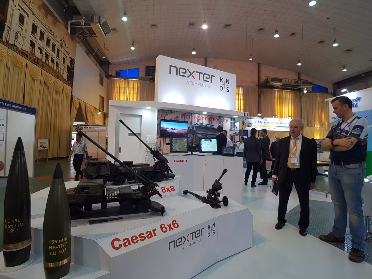 Tập đoàn quốc phòng Nexter của Pháp là một trong nhiều nhà thầu quốc phòng lần đầu tiên tham dự Triển lãm Quốc tế về An ninh (Homeland Security Expo - HSE 2018) năm nay diễn ra từ ngày 3-4/10 tại Hà Nội vừa qua với sự tham gia của hàng chục tập đoàn quốc phòng từ các quốc gia như Italy, Israel, Montenegro, Ấn Độ, Mỹ, Nga, Pháp...