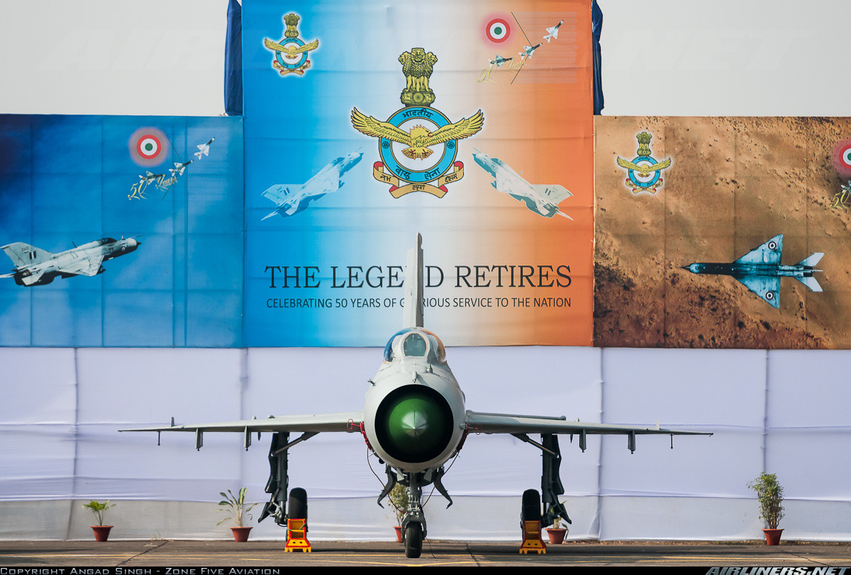 Còn theo tờ Hindu của Ấn Độ, Những chiếc MiG-21 được chuyển giao cho phía Nga đều trong tình trạng hoạt động, phía Nga sẽ trả chi phí vận chuyển. Những chiếc máy bay này sẽ nhận được số đăng ký mới và có thể sau này sẽ được sử dụng cho những chuyến bay b. Tuy nhiên, hiện vẫn chưa rõ phía Không quân Nga sẽ vận hành những chiếc MiG-21 bằng cách nào. Nguồn ảnh: Airliners