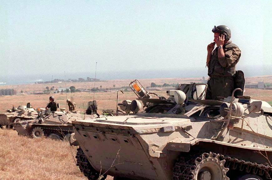 Kernel Blitz 97 là một trong những cuộc tập trận lớn nhất của Mỹ cuối thế kỷ 20, với sự tham gia của 12.000 binh sĩ đến từ các đơn vị thủy quân lục chiến, vệ binh quốc gia và cả không quân thuộc quân đội Mỹ. Mục tiêu chính của Kernel Blitz 97 là kiểm tra khả năng sẵn sàng chiến đấu của các đơn vị thủy quân lục chiến Mỹ trong một chiến dịch đổ bộ khẩn cấp lên khu vực thù địch. Nguồn ảnh: S21K.co