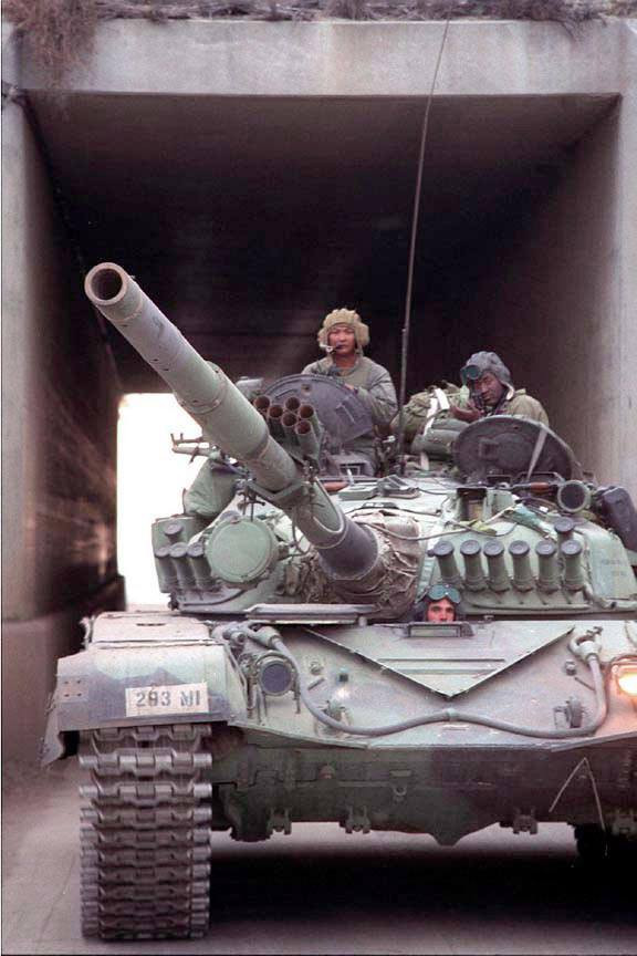 Được biết những chiếc M84 mà Mỹ có được từng thuộc về Quân đội Kuwait và chúng được mua trước khi Chiến tranh vùng Vịnh diễn ra không lâu. Nguồn ảnh: S21K.co