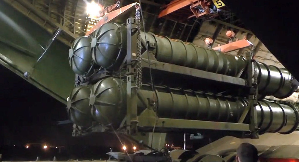 S-300PM của Syria là phiên bản nội địa tương ứng với biến thể xuất khẩu S-300PMU, nó bị nhận xét là lạc hậu tới 2 thế hệ nếu đặt cạnh các tổ hợp S-300PMU1 và S-300PMU2 Favorit tối tân mà Nga đang bán ra nước ngoài, nếu vậy nó sẽ gặp khá nhiều bất lợi nếu phải đối đầu tiêm kích tàng hình F-35I của Israel.