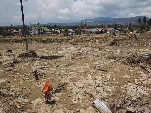Noi dau xe long cua nguoi vo mat chong do song than Indonesia-Hinh-2