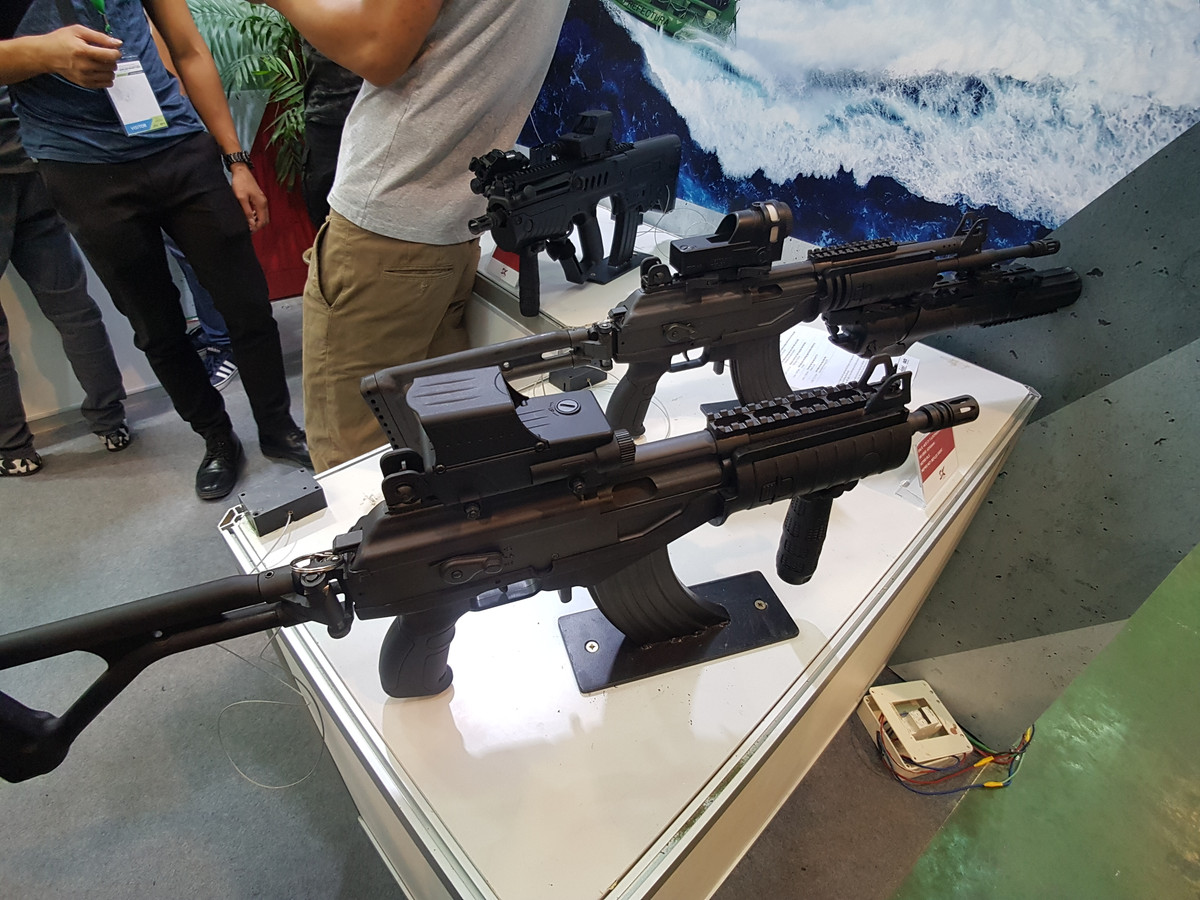 Hiện nay, súng trường tấn công IWI ACE đang được chế tạo tại nhà máy Z111 với cả 2 phiên bản ACE 31 và ACE 32. Trong tương lai, IWI ACE được kỳ vọng sẽ trở thành ứng cử viên thay thế cho các dòng súng trường tấn công AK-47 đã lỗi thời có trong biên chế của Quân đội ta.