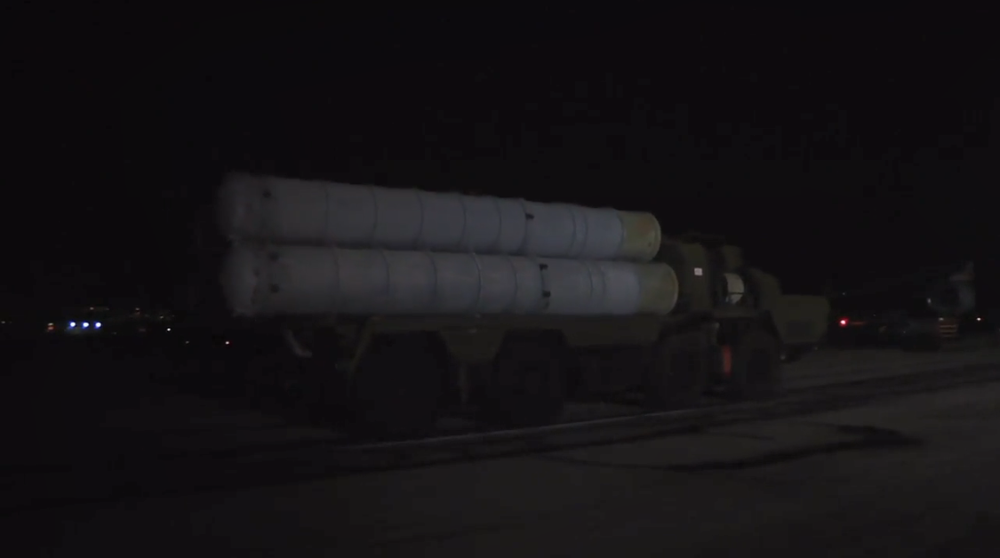 Dựa trên tình trạng các thành phần chiến đấu của tổ hợp S-300 của Syria, rất có thể chúng được lấy ra từ biên chế quân đội Nga và không phải là các tổ hợp được sản xuất mới.