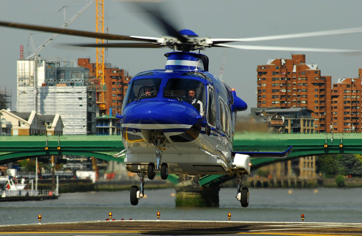 Được biết giá trung bình của một chiếc AW169 sẽ vào khoảng 8 triệu USD nếu mua mới, trong khi đó nếu thay đổi nội thất bên trong máy bay giá của nó sẽ cao một chút hơn so với phiên bản thông thường.