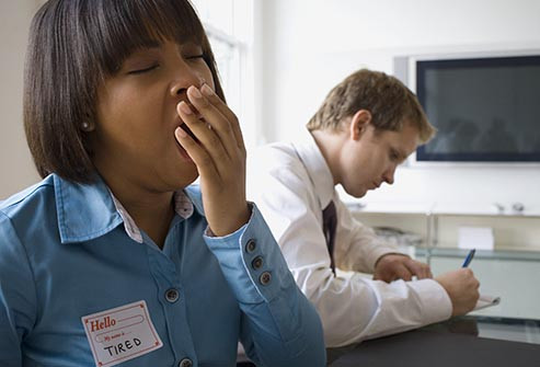 Các nhà nghiên cứu Thụy Điển đã yêu cầu một nhóm tình nguyện viên quan sát hình ảnh của những người bị “đói ngủ” so với những người đã ngủ 8 tiếng. Những người được nghỉ ngơi tốt có vẻ khỏe mạnh hơn, ít mệt mỏi hơn và trông hấp dẫn hơn.