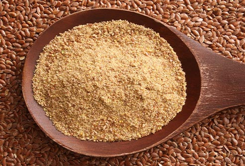  Hạt lanh Là một phần của chế độ ăn uống lành mạnh, chất béo tốt từ hạt lanh có thể giúp làn da của bạn mịn màng và trẻ trung hơn. Hạt lanh cũng giúp bạn bổ sung chất xơ và giảm viêm. Hãy rắc một thìa cà phê hạt lanh lên salad hoặc món ngũ cốc, hoặc thêm vào các món nướng.