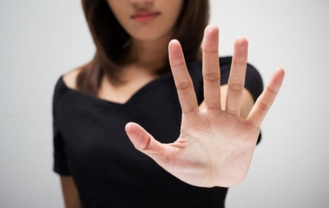 8. Đừng cố làm những điều vượt quá khả năng bạn có thể xử lý. Nói “không” là một cách để kiểm soát những căng thẳng của bạn.