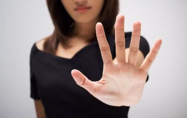 8. Đừng cố làm những điều vượt quá khả năng bạn có thể xử lý. Nói “không” là một cách để kiểm soát những căng thẳng của bạn.