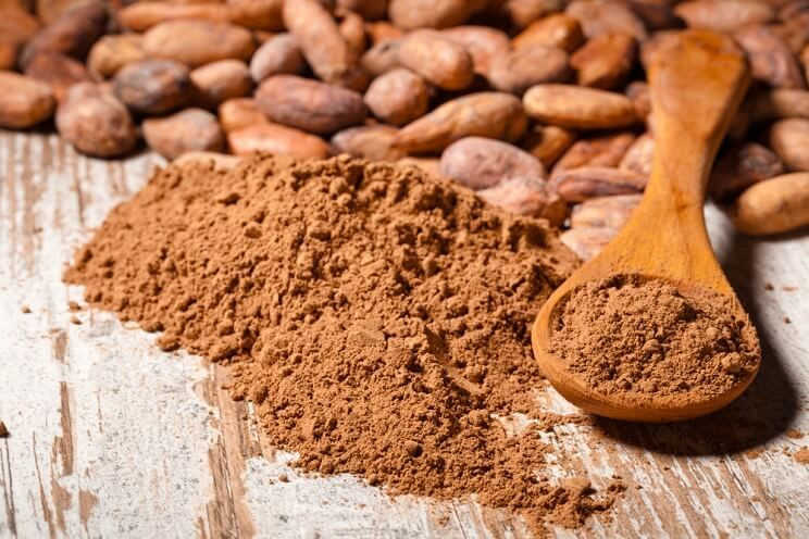  6. Thêm cacao chống trầm cảm Siêu thực phẩm này là một trong những chất chống oxy hóa mạnh nhất và nguồn sắt có nguồn gốc thực vật cao nhất. Cacao rất tốt cho tim, có tác dụng chống viêm, làm giảm huyết áp, tăng cholesterol HDL (có lợi) và làm giảm cholesterol LDL (có hại).