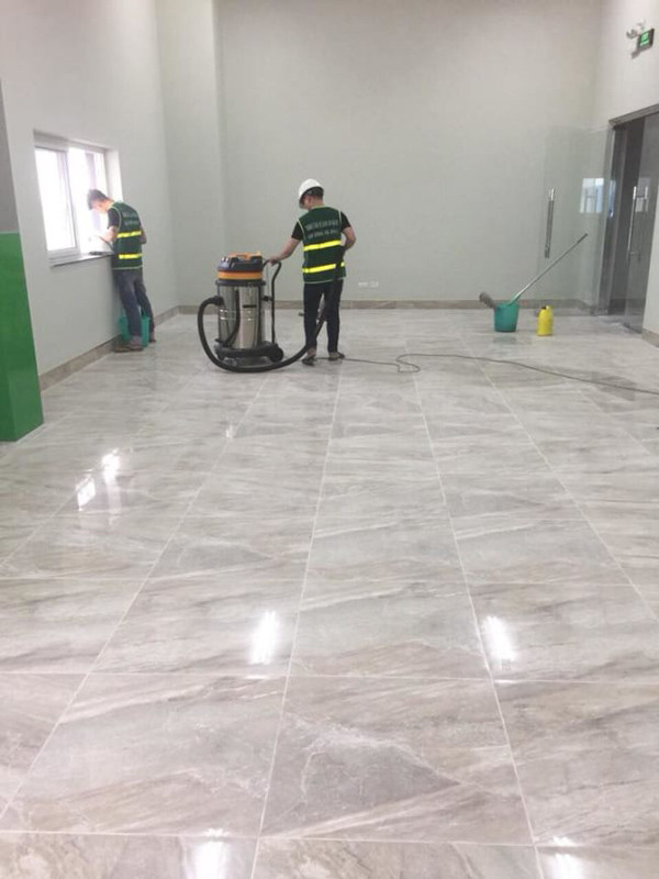 Trung tâm mua sắm mới được cải tạo. Báo chí từng đưa tin không ít trường hợp được chẩn đoán mắc ung thư máu vì ở trong nhà mới hoặc dùng đồ đạc không thân thiện với môi trường.