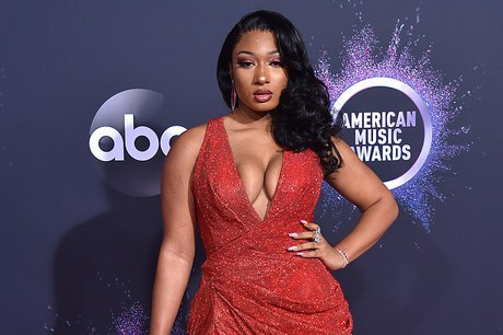 Thiết kế chèn ép vòng một ná thở.