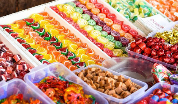 Nguyên nhân bởi đường dễ chuyển hóa thành mỡ khiến hàm lượng lipid trong máu tăng, độ nhớt máu cao, tốc độ lưu thông máu giảm. Nó cũng làm tăng khả năng hình thành các mảng xơ vữa trong mạch máu, gây tình trạng nhồi máu não.